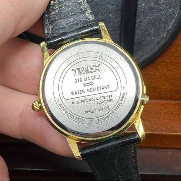 Vintage timex indiglo with rare case - Picture 2 of 3